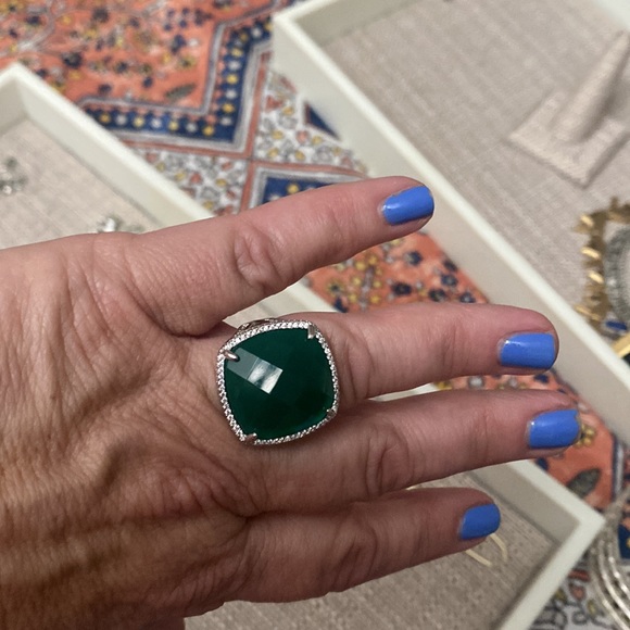 Emerald Ring Costume Jewelry with small diamonds. - Picture 4 of 4